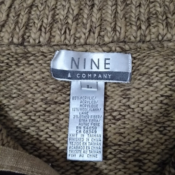 Brown turtleneck sweater - Picture 5 of 5